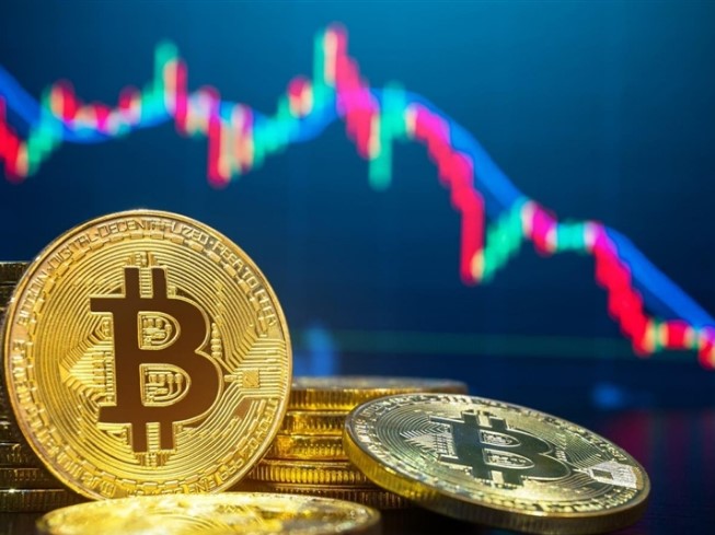 Bitcoin bẻ lái giúp loạt tiền ảo đi lên.