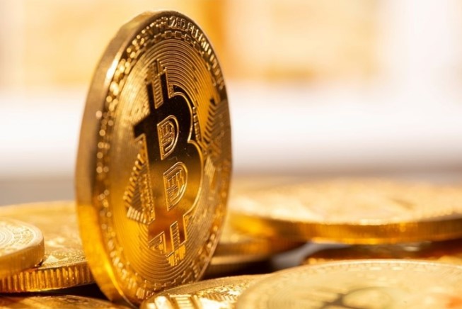 Giá Bitcoin nhích tăng sau nhiều phiên lao dốc.